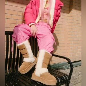 UGG Classic Chillapeak Tall Chestnut Suede Boots Size 7